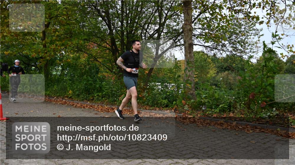 11.10.2026 - Bramfelder Halbmarathon 2026 J. Mangold http://msf.ph/oto/10823409 11.10.2026 10:32:15 Laufen 79, 254, 362 meine-sportfotos.de
