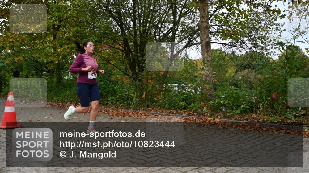 11.10.2026 - Bramfelder Halbmarathon 2026 J. Mangold http://msf.ph/oto/10823444 11.10.2026 10:32:40 Laufen 374 meine-sportfotos.de