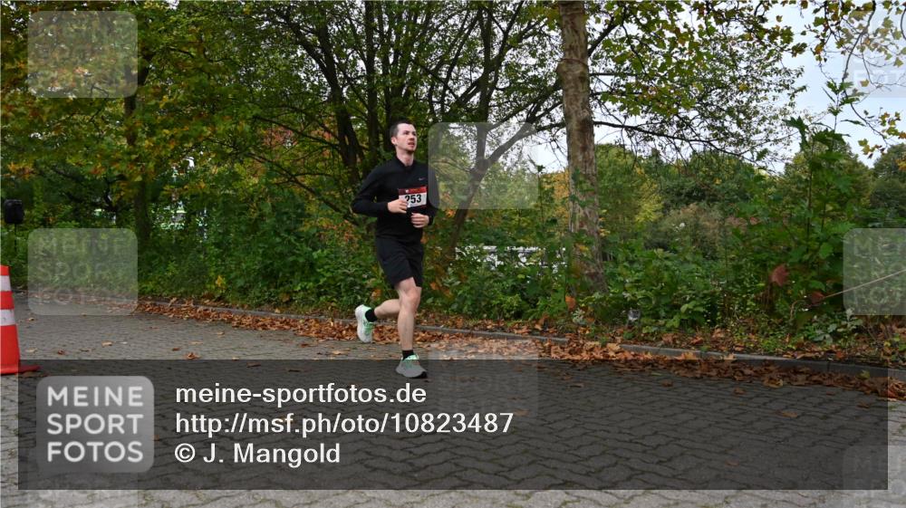 11.10.2026 - Bramfelder Halbmarathon 2026 J. Mangold http://msf.ph/oto/10823487 11.10.2026 10:33:01 Laufen 253 meine-sportfotos.de