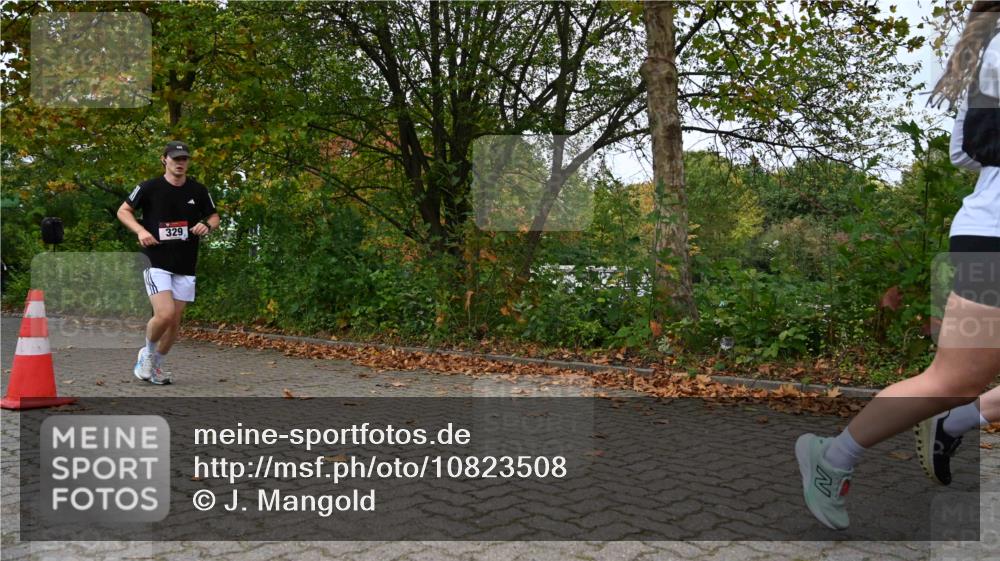 11.10.2026 - Bramfelder Halbmarathon 2026 J. Mangold http://msf.ph/oto/10823508 11.10.2026 10:33:08 Laufen 253, 300, 329, 463 meine-sportfotos.de