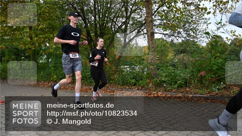 11.10.2026 - Bramfelder Halbmarathon 2026 J. Mangold http://msf.ph/oto/10823534 11.10.2026 10:33:15 Laufen 34, 329, 429, 452, 605, 720 meine-sportfotos.de