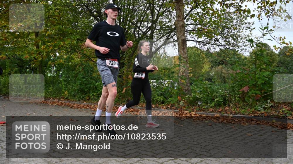 11.10.2026 - Bramfelder Halbmarathon 2026 J. Mangold http://msf.ph/oto/10823535 11.10.2026 10:33:15 Laufen 34, 329, 429, 452, 605, 720 meine-sportfotos.de