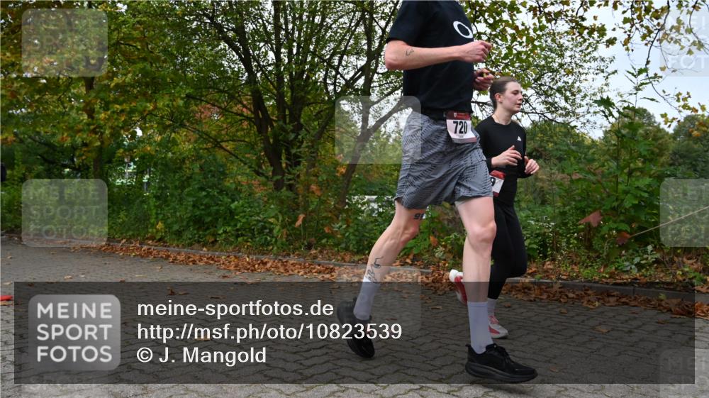 11.10.2026 - Bramfelder Halbmarathon 2026 J. Mangold http://msf.ph/oto/10823539 11.10.2026 10:33:15 Laufen 34, 329, 429, 452, 605, 720 meine-sportfotos.de