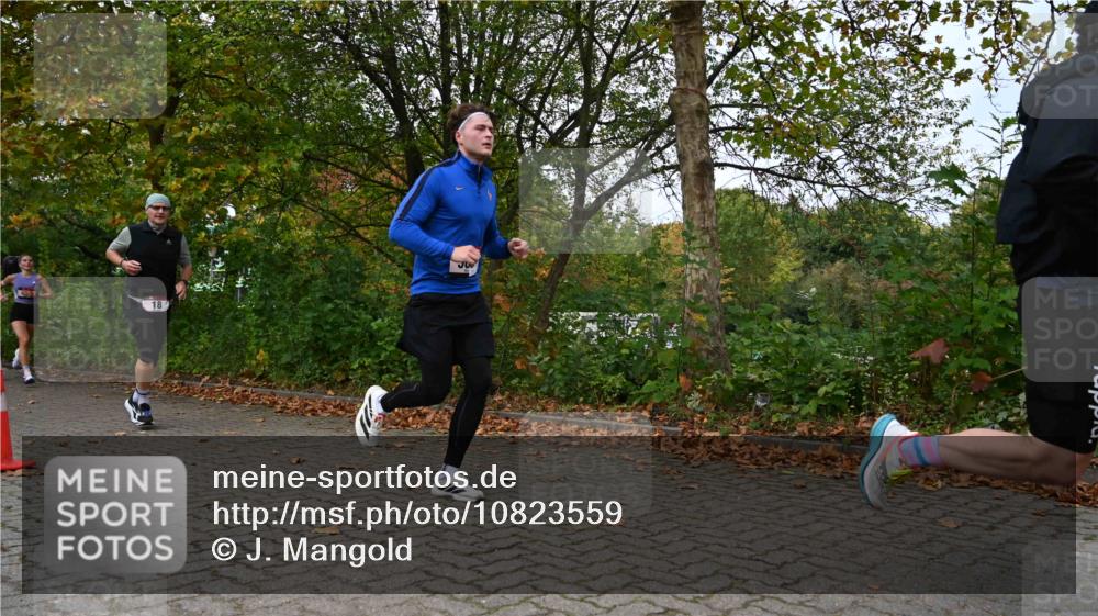 11.10.2026 - Bramfelder Halbmarathon 2026 J. Mangold http://msf.ph/oto/10823559 11.10.2026 10:33:20 Laufen 18, 34, 114, 214, 429, 452, 479, 567, 605, 720 meine-sportfotos.de