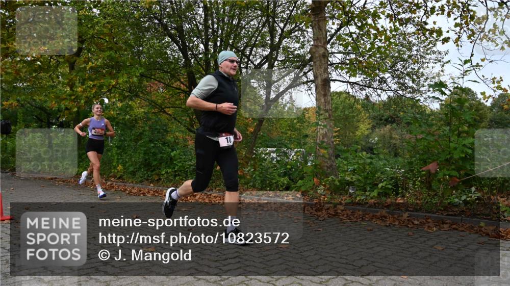11.10.2026 - Bramfelder Halbmarathon 2026 J. Mangold http://msf.ph/oto/10823572 11.10.2026 10:33:21 Laufen 18, 34, 114, 214, 429, 452, 479, 567, 605, 720 meine-sportfotos.de