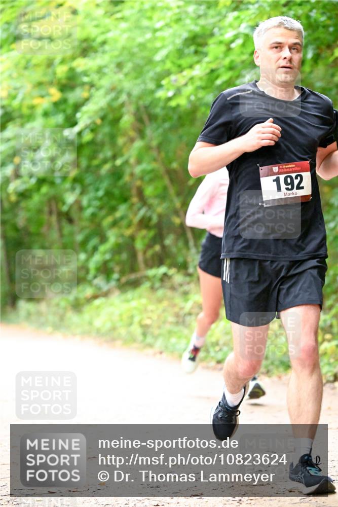 11.10.2026 - Bramfelder Halbmarathon 2026 Dr. Thomas Lammeyer http://msf.ph/oto/10823624 11.10.2026 10:38:50 Laufen 35, 192 meine-sportfotos.de