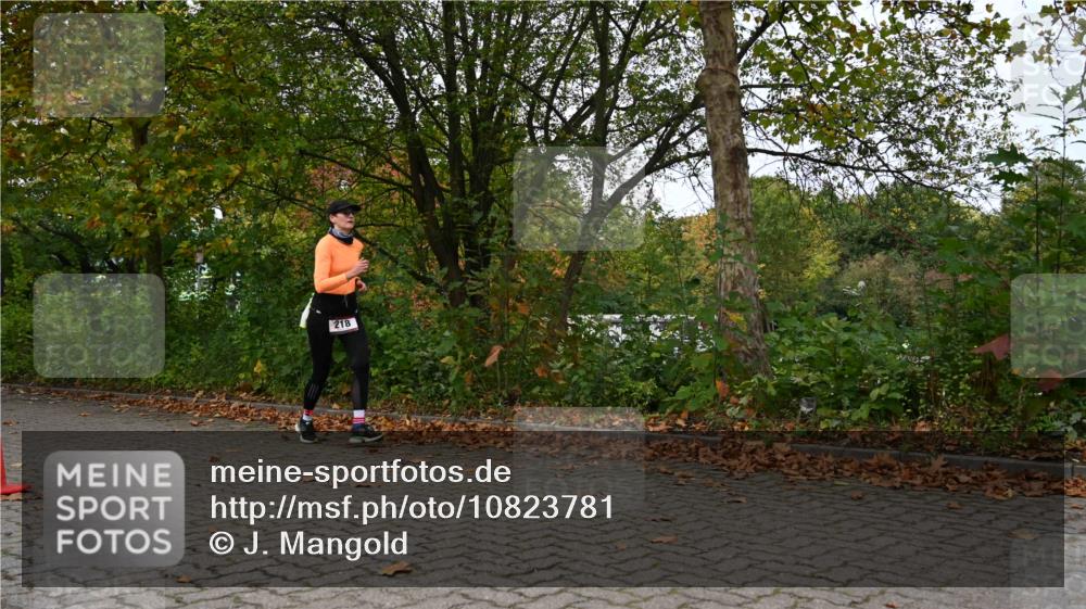 11.10.2026 - Bramfelder Halbmarathon 2026 J. Mangold http://msf.ph/oto/10823781 11.10.2026 10:35:08 Laufen 193, 218 meine-sportfotos.de