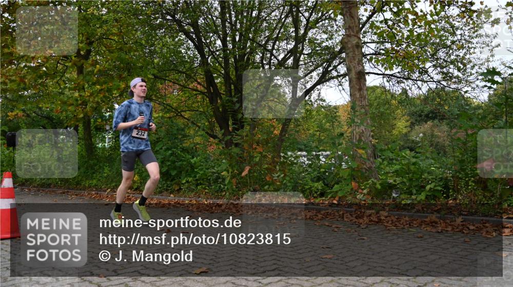 11.10.2026 - Bramfelder Halbmarathon 2026 J. Mangold http://msf.ph/oto/10823815 11.10.2026 10:35:27 Laufen 98, 232, 489 meine-sportfotos.de