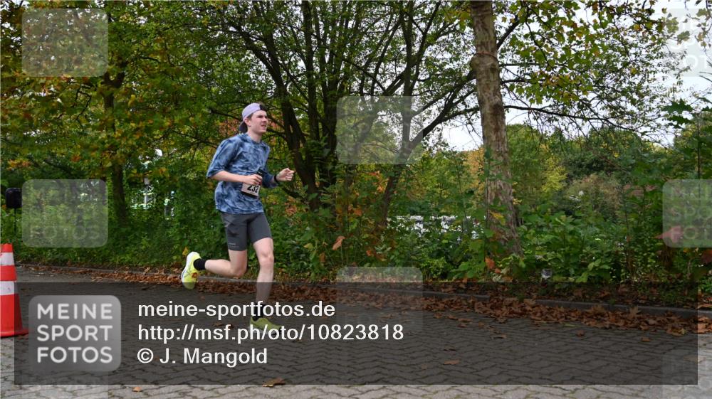 11.10.2026 - Bramfelder Halbmarathon 2026 J. Mangold http://msf.ph/oto/10823818 11.10.2026 10:35:27 Laufen 98, 232, 489 meine-sportfotos.de