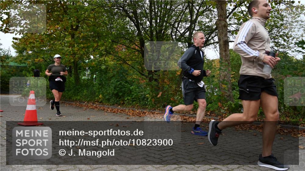 11.10.2026 - Bramfelder Halbmarathon 2026 J. Mangold http://msf.ph/oto/10823900 11.10.2026 10:36:37 Laufen 371, 392, 560 meine-sportfotos.de