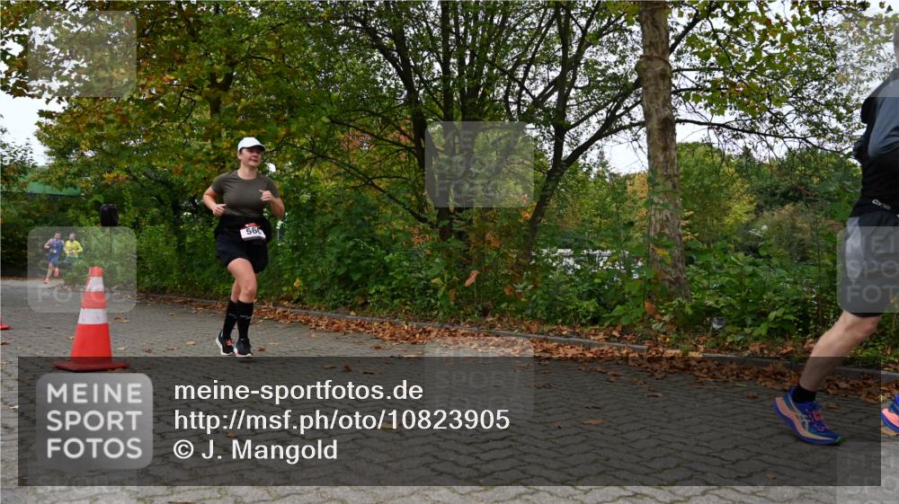 11.10.2026 - Bramfelder Halbmarathon 2026 J. Mangold http://msf.ph/oto/10823905 11.10.2026 10:36:38 Laufen 371, 392, 560 meine-sportfotos.de