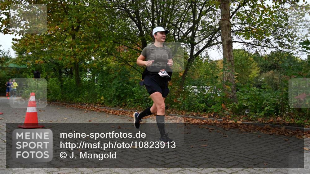 11.10.2026 - Bramfelder Halbmarathon 2026 J. Mangold http://msf.ph/oto/10823913 11.10.2026 10:36:38 Laufen 371, 392, 560 meine-sportfotos.de