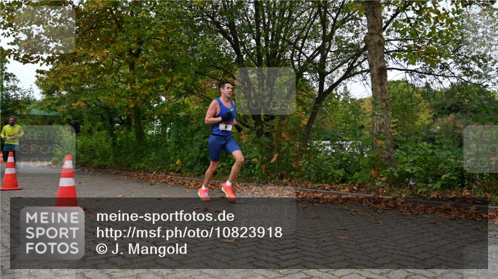11.10.2026 - Bramfelder Halbmarathon 2026 J. Mangold http://msf.ph/oto/10823918 11.10.2026 10:36:43 Laufen 6, 371, 392, 560 meine-sportfotos.de