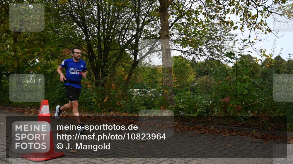 11.10.2026 - Bramfelder Halbmarathon 2026 J. Mangold http://msf.ph/oto/10823964 11.10.2026 10:37:37 Laufen 191, 363, 607 meine-sportfotos.de