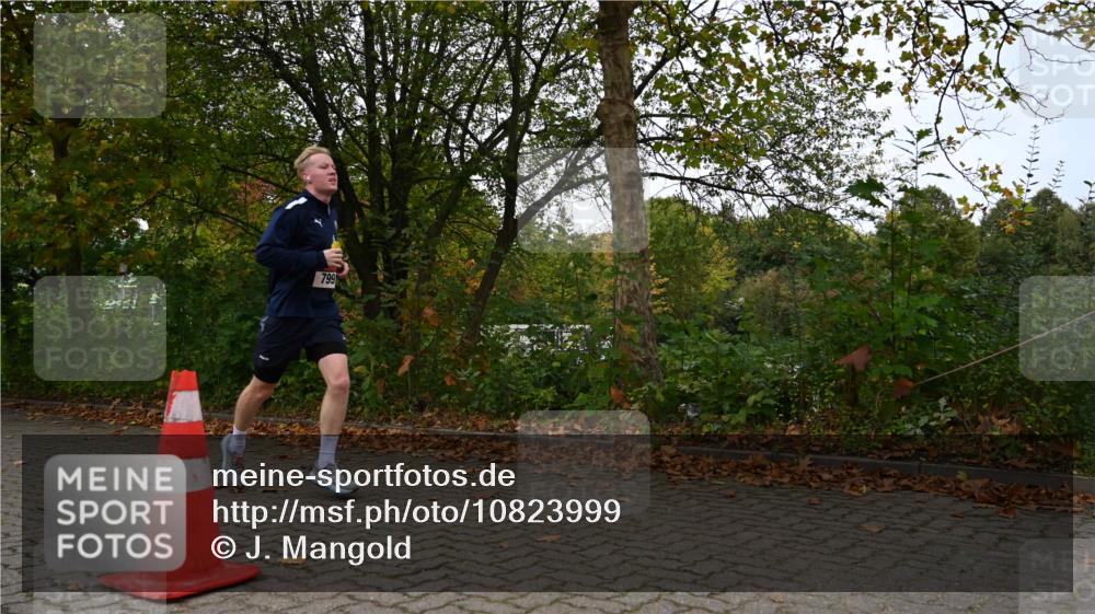 11.10.2026 - Bramfelder Halbmarathon 2026 J. Mangold http://msf.ph/oto/10823999 11.10.2026 10:38:24 Laufen 228, 799 meine-sportfotos.de