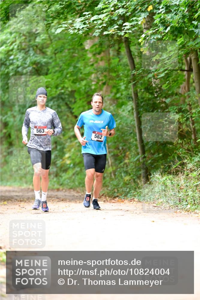 11.10.2026 - Bramfelder Halbmarathon 2026 Dr. Thomas Lammeyer http://msf.ph/oto/10824004 11.10.2026 10:40:04 Laufen 563, 562 meine-sportfotos.de