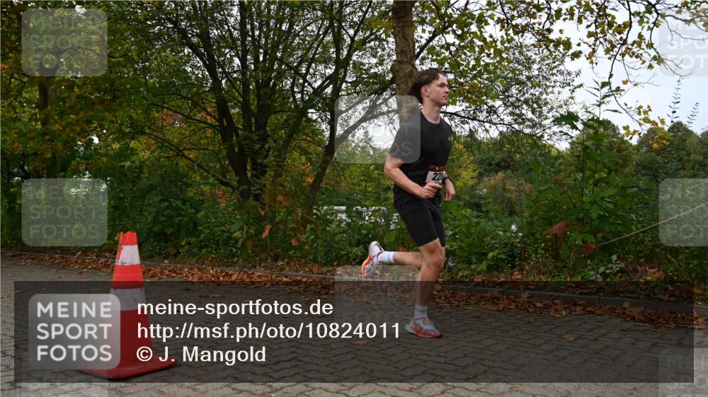 11.10.2026 - Bramfelder Halbmarathon 2026 J. Mangold http://msf.ph/oto/10824011 11.10.2026 10:38:29 Laufen 228, 799 meine-sportfotos.de