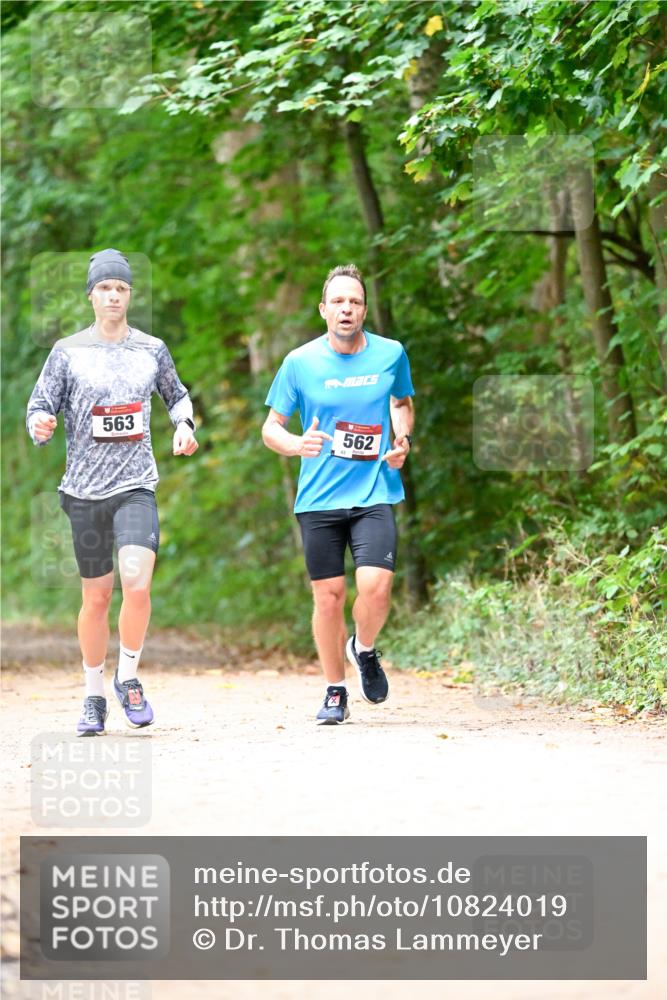 11.10.2026 - Bramfelder Halbmarathon 2026 Dr. Thomas Lammeyer http://msf.ph/oto/10824019 11.10.2026 10:40:05 Laufen 563, 562, 65 meine-sportfotos.de