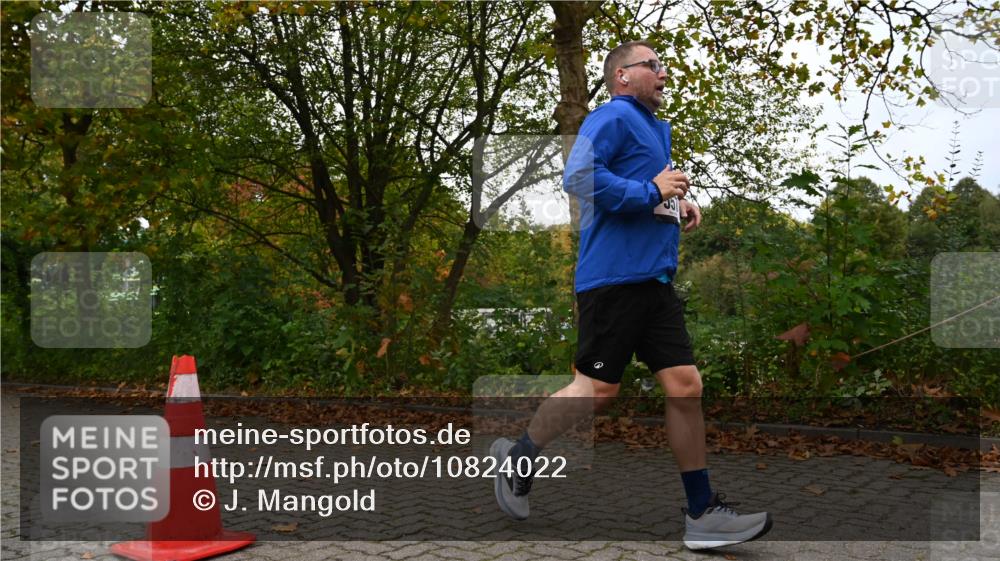 11.10.2026 - Bramfelder Halbmarathon 2026 J. Mangold http://msf.ph/oto/10824022 11.10.2026 10:38:44 Laufen 557 meine-sportfotos.de