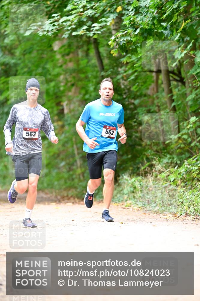 11.10.2026 - Bramfelder Halbmarathon 2026 Dr. Thomas Lammeyer http://msf.ph/oto/10824023 11.10.2026 10:40:06 Laufen 563, 562 meine-sportfotos.de