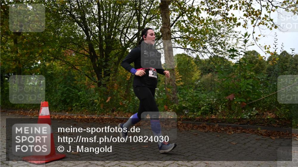 11.10.2026 - Bramfelder Halbmarathon 2026 J. Mangold http://msf.ph/oto/10824030 11.10.2026 10:38:59 Laufen 355, 455 meine-sportfotos.de