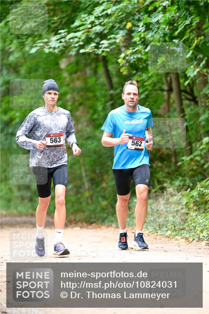 11.10.2026 - Bramfelder Halbmarathon 2026 Dr. Thomas Lammeyer http://msf.ph/oto/10824031 11.10.2026 10:40:06 Laufen 563, 562 meine-sportfotos.de