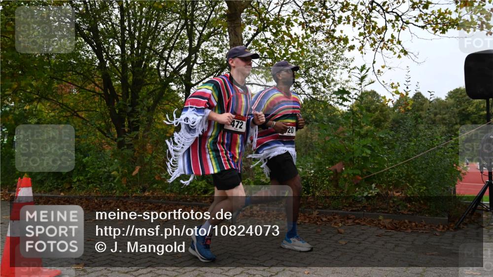 11.10.2026 - Bramfelder Halbmarathon 2026 J. Mangold http://msf.ph/oto/10824073 11.10.2026 10:39:42 Laufen 472, 520 meine-sportfotos.de