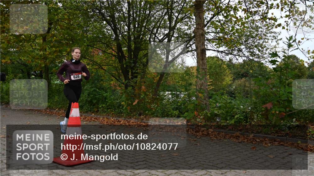 11.10.2026 - Bramfelder Halbmarathon 2026 J. Mangold http://msf.ph/oto/10824077 11.10.2026 10:39:52 Laufen 496 meine-sportfotos.de