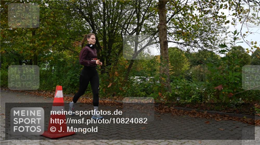 11.10.2026 - Bramfelder Halbmarathon 2026 J. Mangold http://msf.ph/oto/10824082 11.10.2026 10:39:52 Laufen 496 meine-sportfotos.de