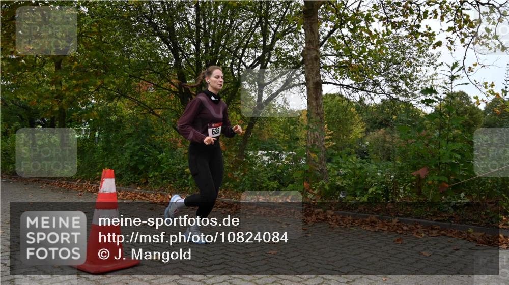 11.10.2026 - Bramfelder Halbmarathon 2026 J. Mangold http://msf.ph/oto/10824084 11.10.2026 10:39:53 Laufen 496 meine-sportfotos.de