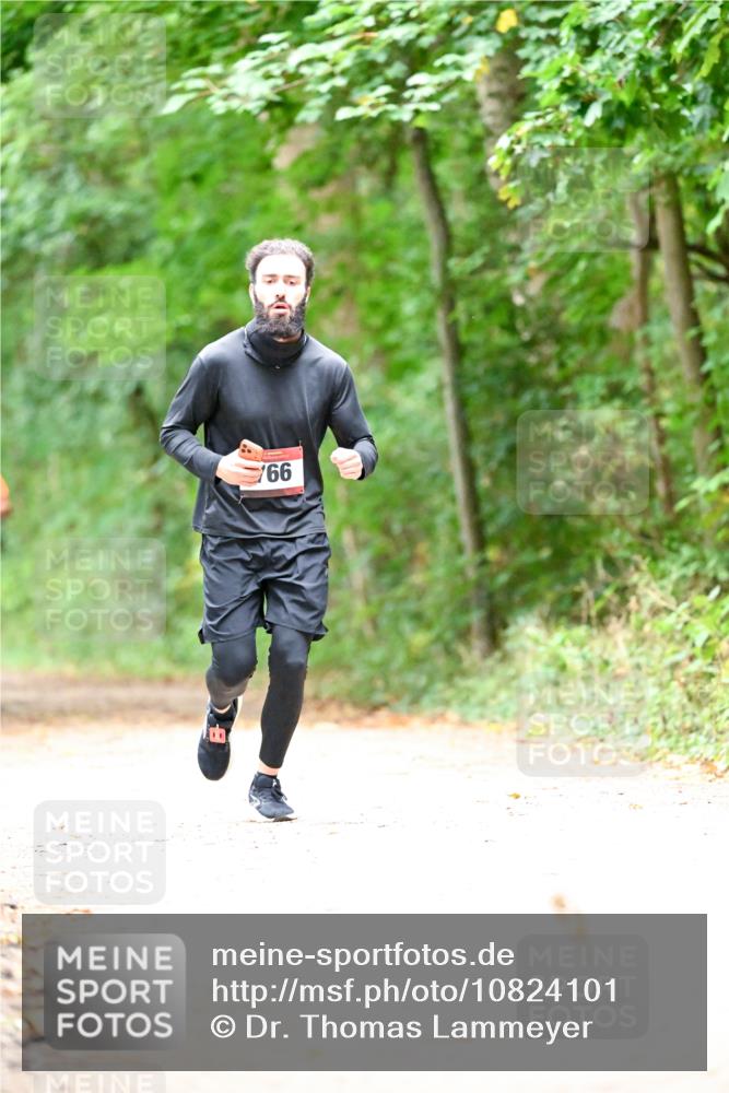 11.10.2026 - Bramfelder Halbmarathon 2026 Dr. Thomas Lammeyer http://msf.ph/oto/10824101 11.10.2026 10:41:17 Laufen 99 meine-sportfotos.de