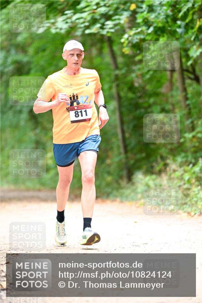 11.10.2026 - Bramfelder Halbmarathon 2026 Dr. Thomas Lammeyer http://msf.ph/oto/10824124 11.10.2026 10:41:23 Laufen 811 meine-sportfotos.de