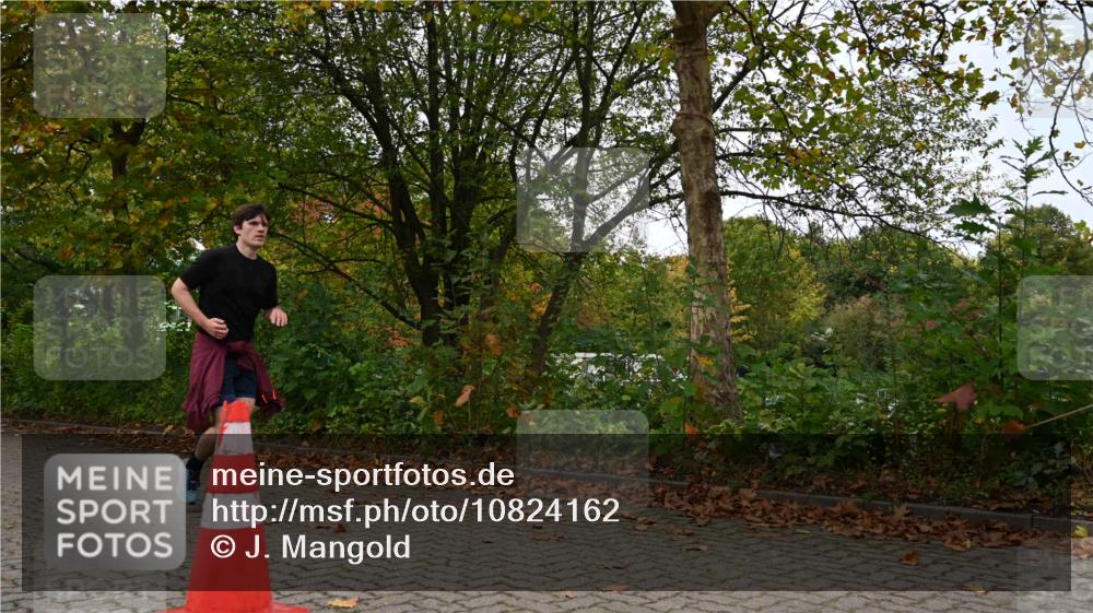 11.10.2026 - Bramfelder Halbmarathon 2026 J. Mangold http://msf.ph/oto/10824162 11.10.2026 10:41:02 Laufen 205, 293, 783, 784 meine-sportfotos.de