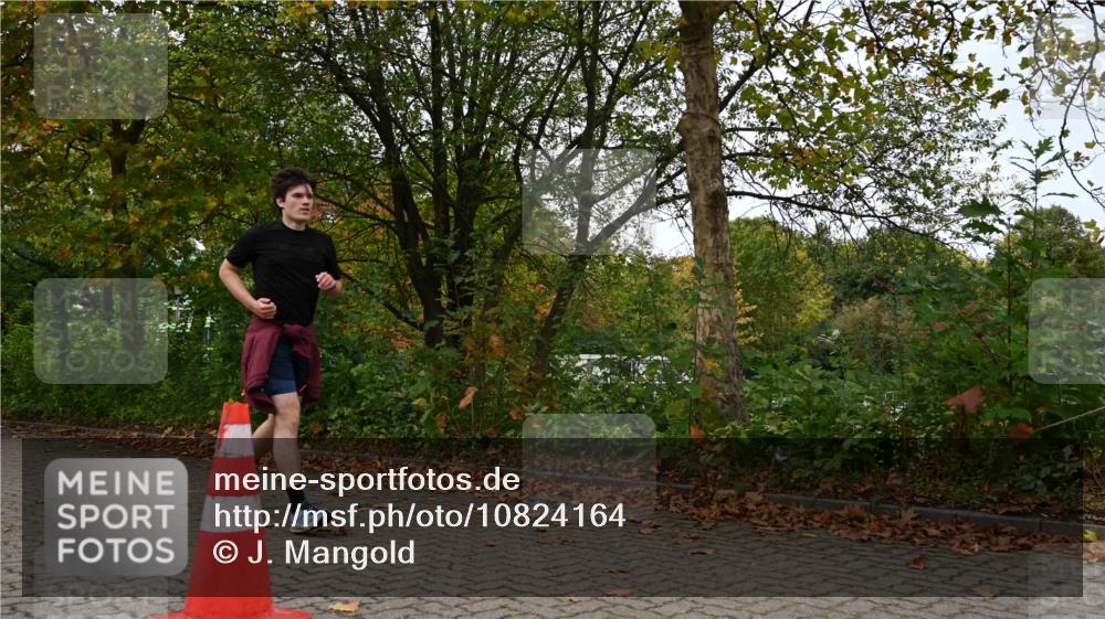 11.10.2026 - Bramfelder Halbmarathon 2026 J. Mangold http://msf.ph/oto/10824164 11.10.2026 10:41:03 Laufen 205, 293 meine-sportfotos.de
