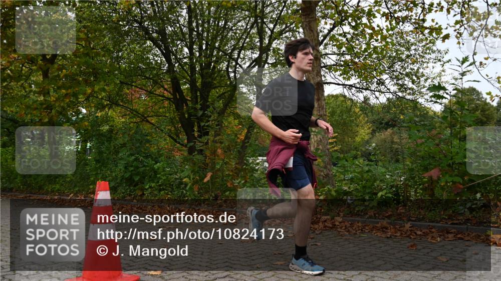 11.10.2026 - Bramfelder Halbmarathon 2026 J. Mangold http://msf.ph/oto/10824173 11.10.2026 10:41:03 Laufen 205, 293 meine-sportfotos.de