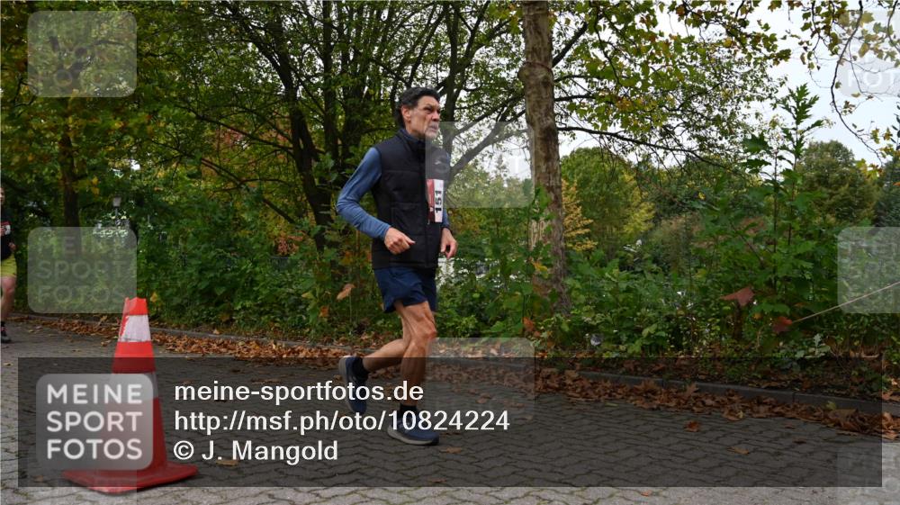 11.10.2026 - Bramfelder Halbmarathon 2026 J. Mangold http://msf.ph/oto/10824224 11.10.2026 10:42:00 Laufen 151, 585, 635 meine-sportfotos.de