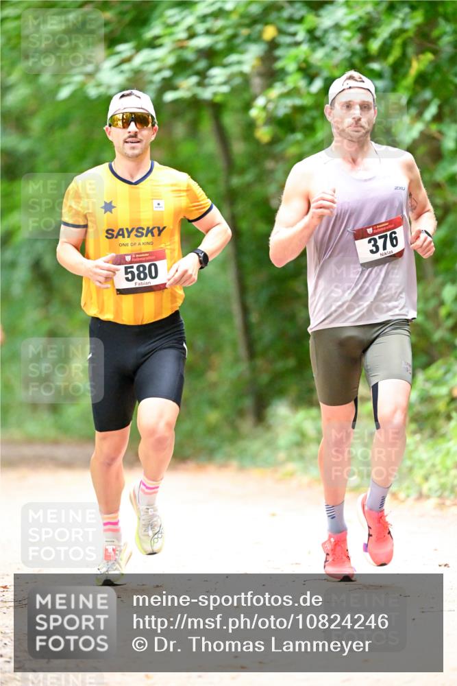 11.10.2026 - Bramfelder Halbmarathon 2026 Dr. Thomas Lammeyer http://msf.ph/oto/10824246 11.10.2026 10:41:48 Laufen 580, 376 meine-sportfotos.de