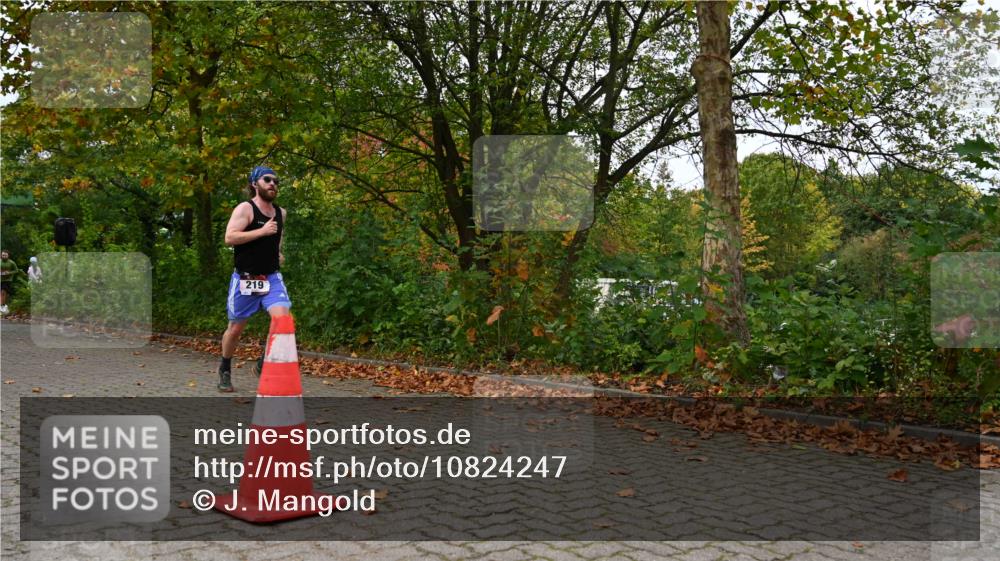 11.10.2026 - Bramfelder Halbmarathon 2026 J. Mangold http://msf.ph/oto/10824247 11.10.2026 10:42:17 Laufen 219 meine-sportfotos.de