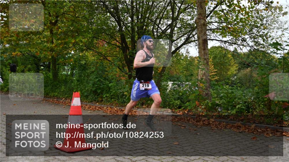 11.10.2026 - Bramfelder Halbmarathon 2026 J. Mangold http://msf.ph/oto/10824253 11.10.2026 10:42:18 Laufen 219 meine-sportfotos.de