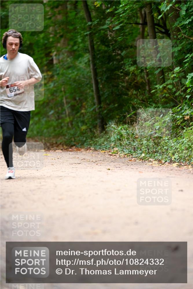 11.10.2026 - Bramfelder Halbmarathon 2026 Dr. Thomas Lammeyer http://msf.ph/oto/10824332 11.10.2026 10:42:19 Laufen 654 meine-sportfotos.de