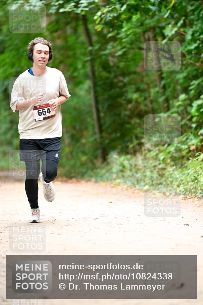 11.10.2026 - Bramfelder Halbmarathon 2026 Dr. Thomas Lammeyer http://msf.ph/oto/10824338 11.10.2026 10:42:20 Laufen 31, 654 meine-sportfotos.de
