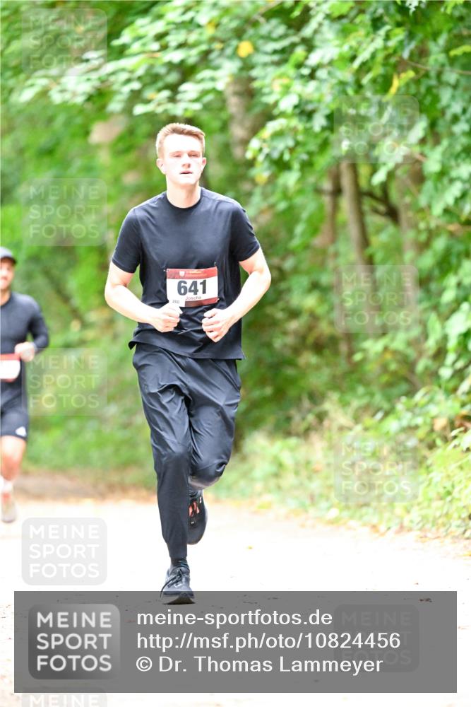 11.10.2026 - Bramfelder Halbmarathon 2026 Dr. Thomas Lammeyer http://msf.ph/oto/10824456 11.10.2026 10:42:59 Laufen 260, 641 meine-sportfotos.de