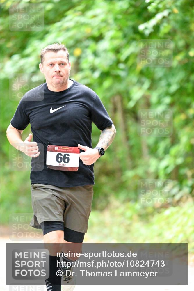 11.10.2026 - Bramfelder Halbmarathon 2026 Dr. Thomas Lammeyer http://msf.ph/oto/10824743 11.10.2026 10:44:52 Laufen 35, 66 meine-sportfotos.de