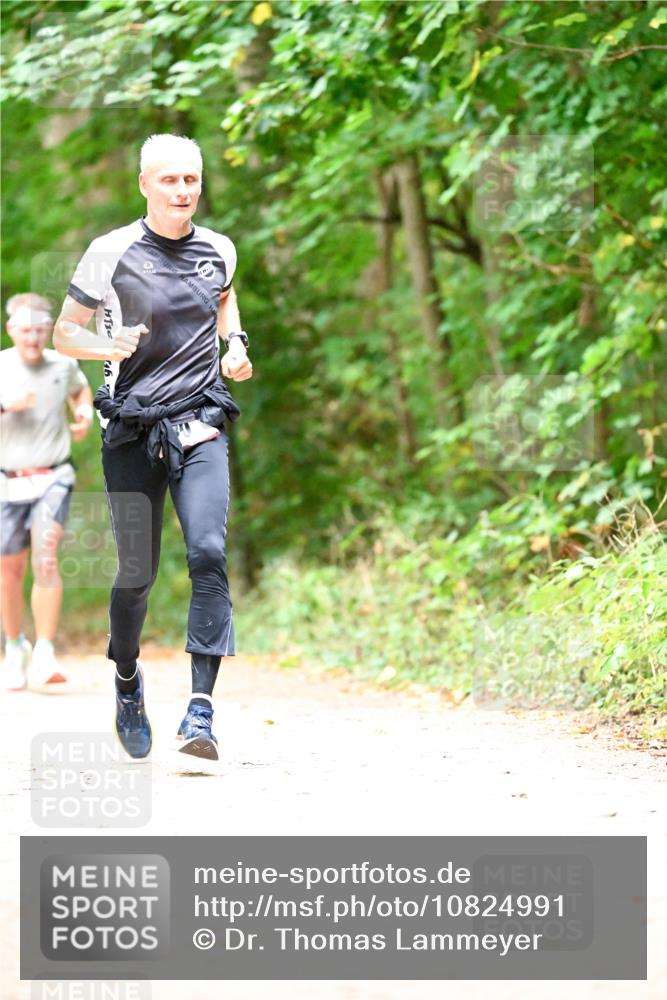 11.10.2026 - Bramfelder Halbmarathon 2026 Dr. Thomas Lammeyer http://msf.ph/oto/10824991 11.10.2026 10:46:58 Laufen 97 meine-sportfotos.de
