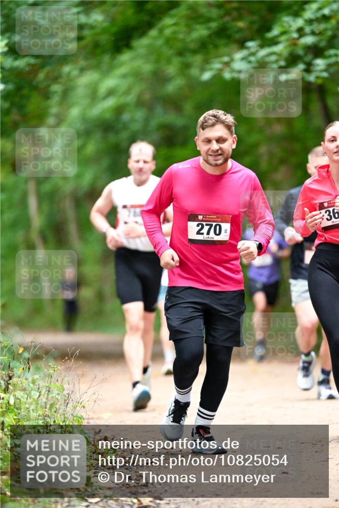 11.10.2026 - Bramfelder Halbmarathon 2026 Dr. Thomas Lammeyer http://msf.ph/oto/10825054 11.10.2026 10:47:20 Laufen 270, 36 meine-sportfotos.de
