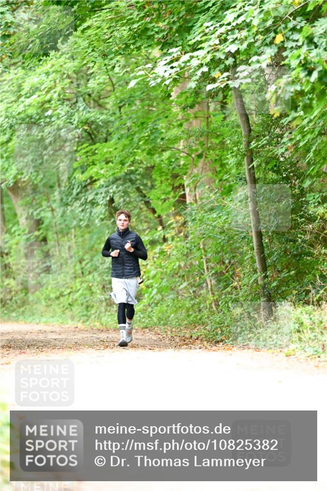 11.10.2026 - Bramfelder Halbmarathon 2026 Dr. Thomas Lammeyer http://msf.ph/oto/10825382 11.10.2026 10:49:39 Laufen  meine-sportfotos.de