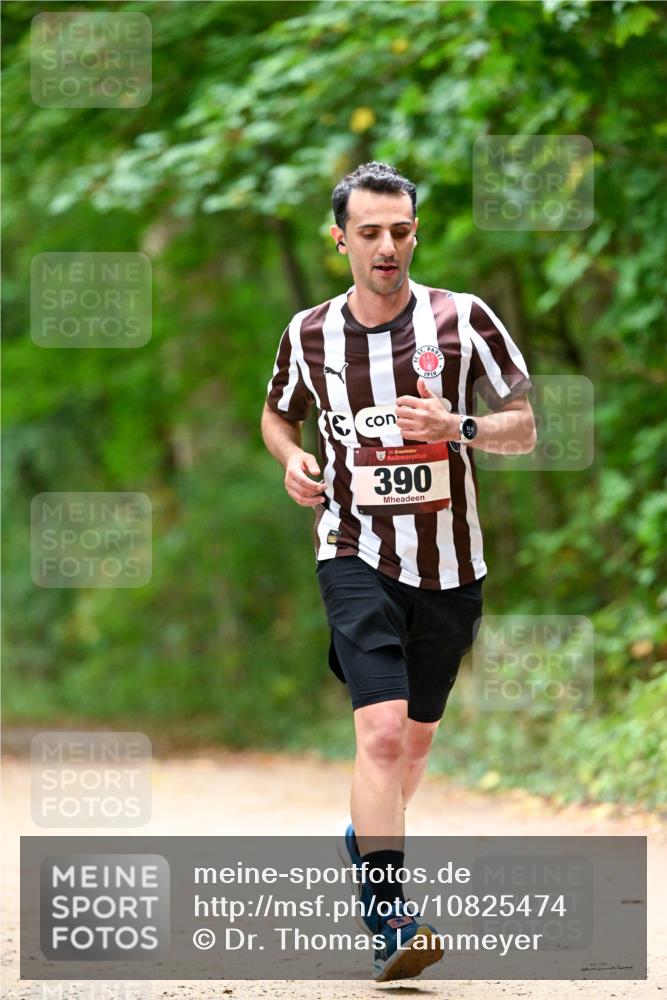 11.10.2026 - Bramfelder Halbmarathon 2026 Dr. Thomas Lammeyer http://msf.ph/oto/10825474 11.10.2026 10:50:08 Laufen 35, 390, 1910 meine-sportfotos.de