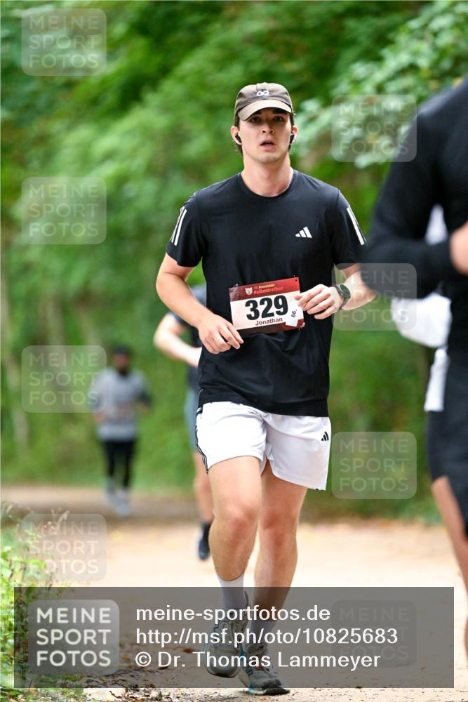 11.10.2026 - Bramfelder Halbmarathon 2026 Dr. Thomas Lammeyer http://msf.ph/oto/10825683 11.10.2026 10:50:58 Laufen 35, 329 meine-sportfotos.de