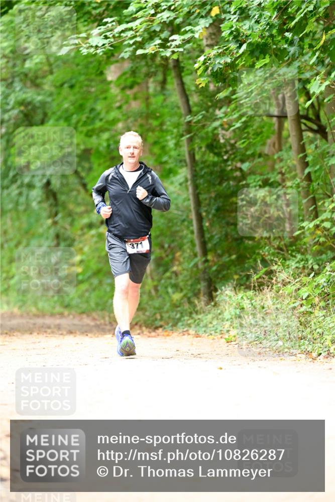 11.10.2026 - Bramfelder Halbmarathon 2026 Dr. Thomas Lammeyer http://msf.ph/oto/10826287 11.10.2026 10:54:32 Laufen 371 meine-sportfotos.de