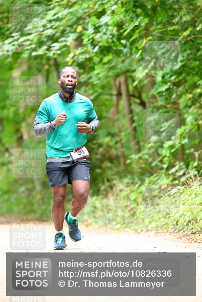 11.10.2026 - Bramfelder Halbmarathon 2026 Dr. Thomas Lammeyer http://msf.ph/oto/10826336 11.10.2026 10:55:09 Laufen 98 meine-sportfotos.de